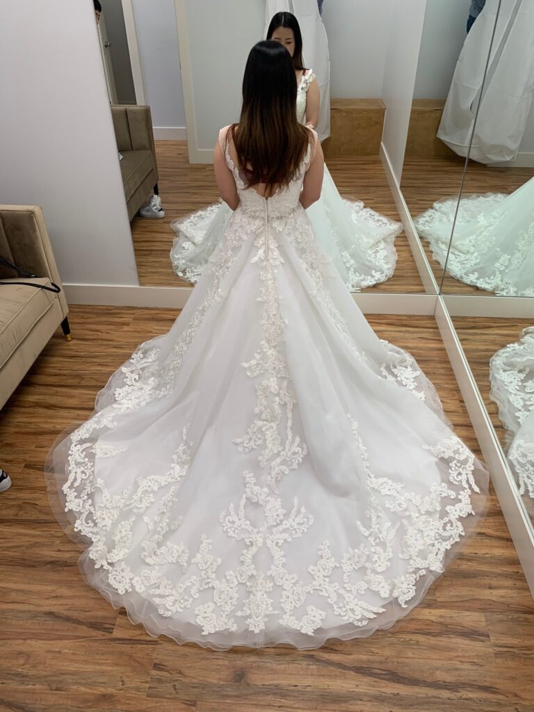 EVERYTHING-YOU-NEED-TO-BRING-TO-YOUR-FIRST-BRIDAL-GOWN-ALTERATIONS-APPOINTMENT-768x1024